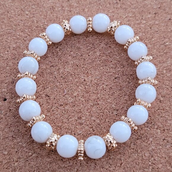 White Glass Bead Wristband - Perfect Valentine's Day Gift - Picture 1 of 3